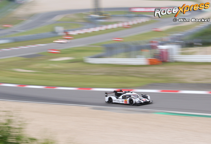 VIDEO: Hoe pakten Mark Webber, Brendon Hartley en Timo Bernhard de overwinning?